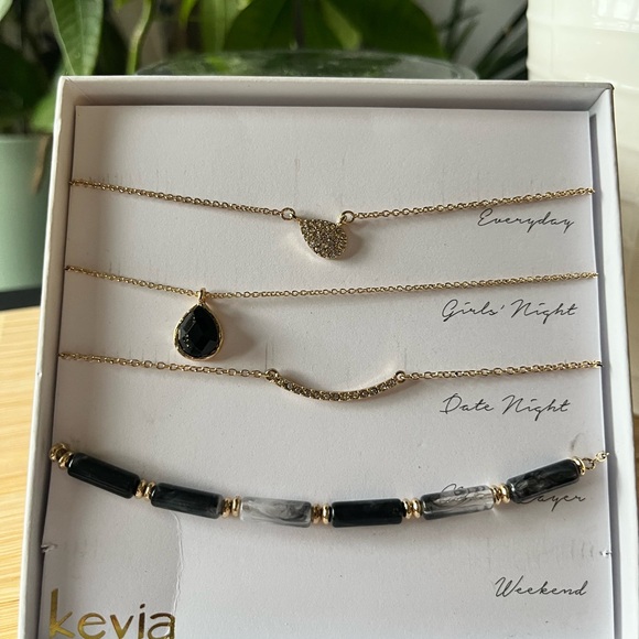 Kevia Jewelry - Kevia Gold and Black Necklace Set